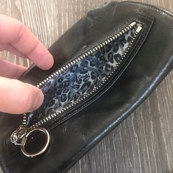 Coach - Picture 14 of 16